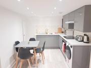 Shepherds Bush Apartment