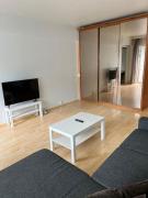 Kotimaailma - Valoisa Kolmio Vantaalla