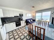 Appartement en front de mer avec balcon et parking privatif - FR-1-361-360