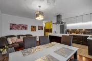 Bemowo Business Apt - 62m2, Parking, Metro & Park Nearby - by Rentujemy