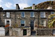 Cosy, 2-bedroom Snowdonia cottage mountain retreat