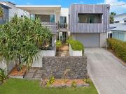4 Mackay Street Dicky Beach