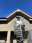 Príjemný podkrovný byt v srdci Dechtíc