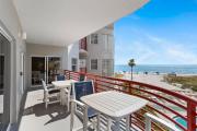 Large Gulf Unit Beach Views - Crimson #203