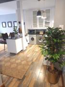 Cape Town, Sea Point, Beautiful 2 Bedroom Apartment @Tucked Away