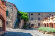 Under the Tuscan Sun - beautiful apartment with swimming pool near Cortona