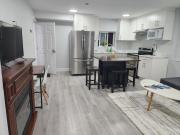 Blissfull Two Bedroom Suite Near surrey centre