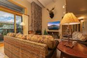 Trails End Skyview Penthouse Condo: Ski InOut, Stroll To Main Street