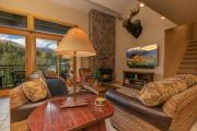 Trails End Skyview Penthouse Condo: Ski InOut, Stroll To Main Street