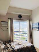 Studio with Balcony at The Loop Tower with Free Parking within Limketkai Center