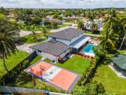 Ultimate Vacation Retreat heated pool & Mini Golf L63