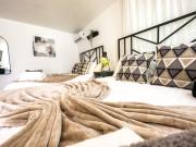 stylish 2Q bed unit with Pool 510