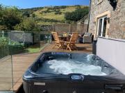 The Carthouse (Luxury 2 bed with private hot tub)