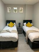 New Modern Flat By Homesy Short Lets & Serviced Accommodation Cardiff Near City Centre