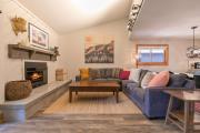Sundowner II Treeline Condo: Ski-In, Walk To TownLift