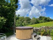 Lower Hill Cottage wSwedish Hot Tub Lower Hill Cottage wSwedish Hot Tub