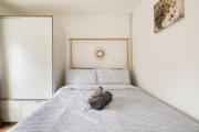 1BD Apartment near Olympic Park, East London 1BD Apartment near Olympic Park, East London