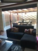 Casa charmosa em condomínio