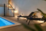 Annabels Luxury Apartment with private pool, indoor jacuzzi with sauna