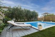 Villa Mediterranea with pool and grill in Umag