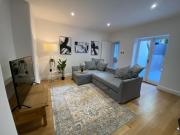 Fantastic Spacious Garden Flat with Own Private Entrance