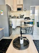 Charming Wallet Friendly Apartment