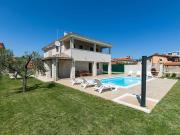 Villa Angelina with 3 bedrooms and Pool in Novigrad