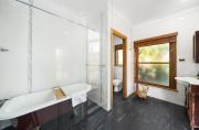 Top Leura