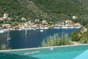 Villa Zoe - Direct Sea Access Live Scenery at