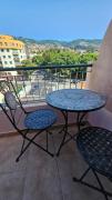 Garden and Seaview Apartment - Free Parking