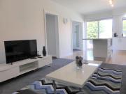 View Street Apartment Car park 650m to shops