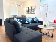 NEW! 5 min from Mall, Airport, and Dinning!