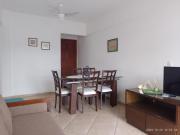 PRIME Beach e Praia do Forte a Pé e Polo Gourmet com carro no estacionamento.