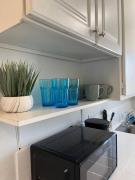 Spacious Studio close to LAX and close to beaches!