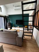 LUsine du centre ville avec parking privé et jacuzzi extérieur