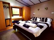 The Raddle Inn Log Cabins