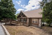 6 Mi to Branson Strip! Lakefront Home with Fireplace