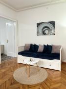 Center Retro Apartment