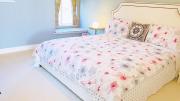 Emilys Nest 1 Bedroom Shared Bathroom Free Parking Self Check-in