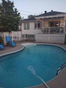 Beautiful Guest Home Riverfront Retreat 15 Min to Ottawa