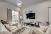 Luxurious Med CntrNRG Townhome
