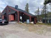 Välplanerad ski-inout stuga med bastu