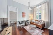 The Lounge! 2 Bed1 Bath1 Car ~ New Farm