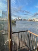 Modern duplex with great views of the river Thames