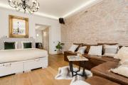 Lumina spacious company apartment Krakow