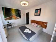 Novelda Centro Habitaciones con baño privado y compartido , cocina y terraza