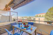 Le San Diego with Shared Pool - Happy Rentals