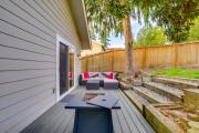 Private Yard and Fire Pit! Modern Kirkland Abode