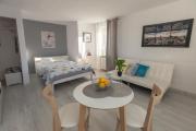 AC and Fast Wifi Modern Big Studio Apartment Emilii Plater 55