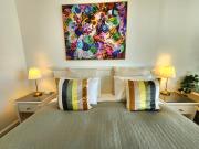 Deluxe Private Apartment and Studio - Ocean Views